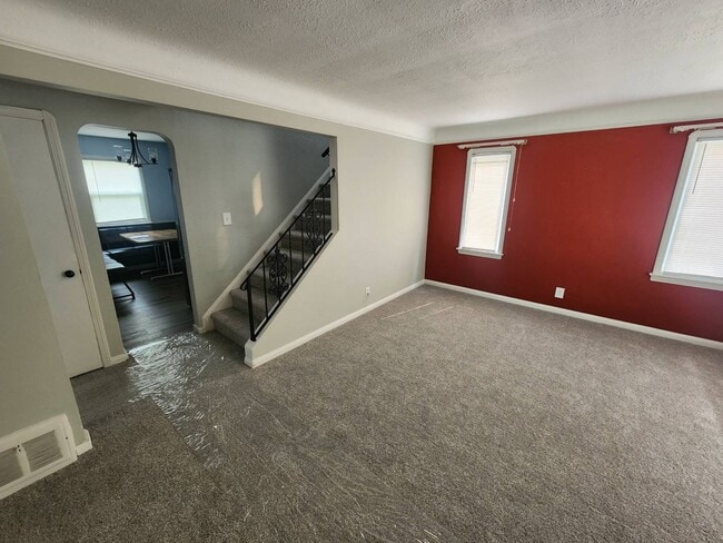 Building Photo - 2506 Torrington Ave