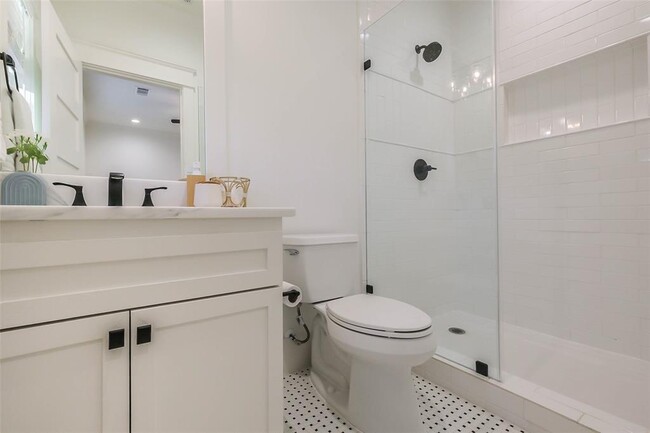 Building Photo - 508 W 26th St