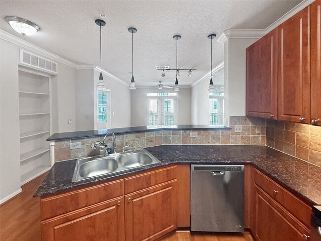 Building Photo - 1711 Old Spanish Trl