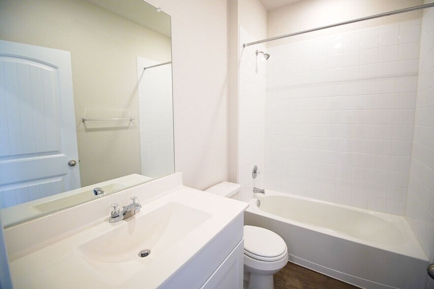 Building Photo - 472 Desert Willow