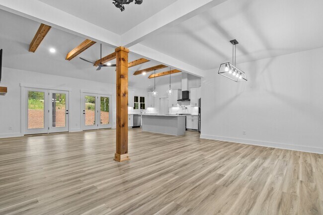 Building Photo - 14 Wisteria Way