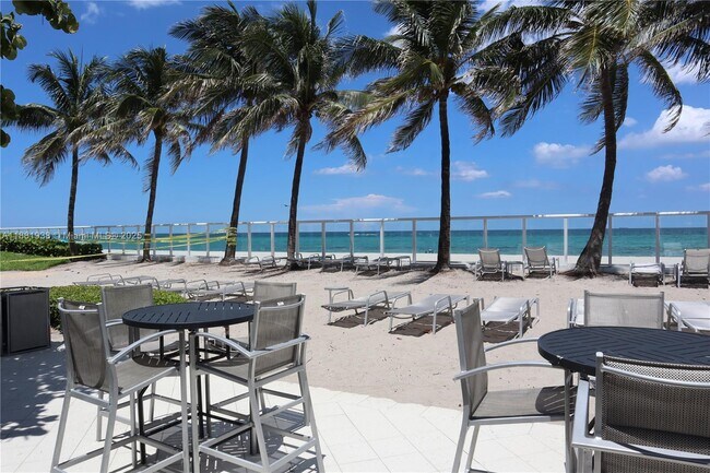 Building Photo - 3001 S Ocean Dr