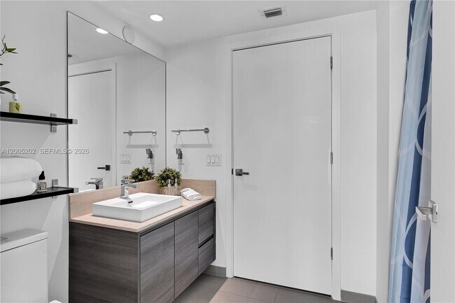 Building Photo - 1080 Brickell Ave