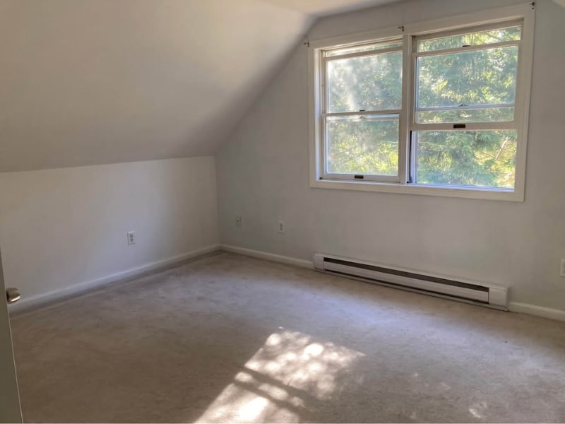 Building Photo - 11 Ivanhoe Dr