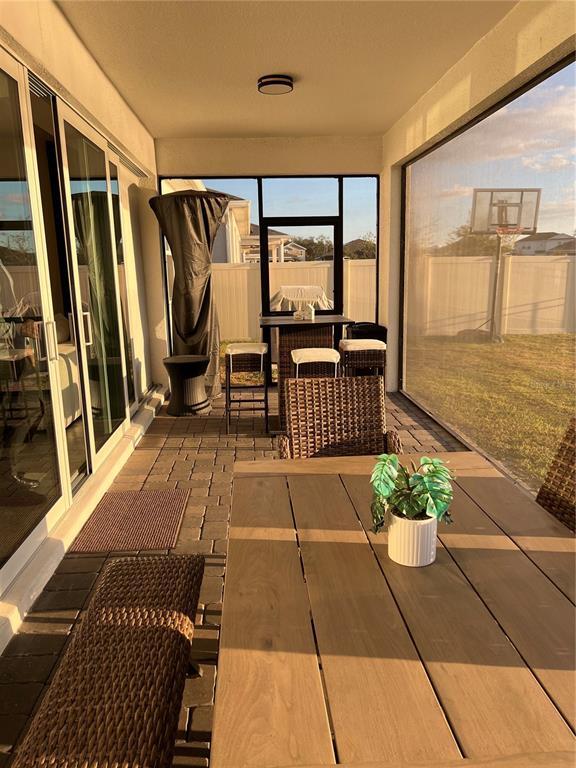 Building Photo - 5353 Royal Point Ave