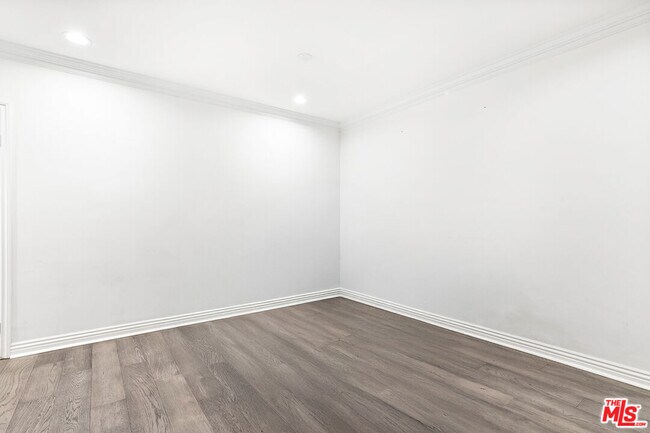 Building Photo - 8541 Alcott St