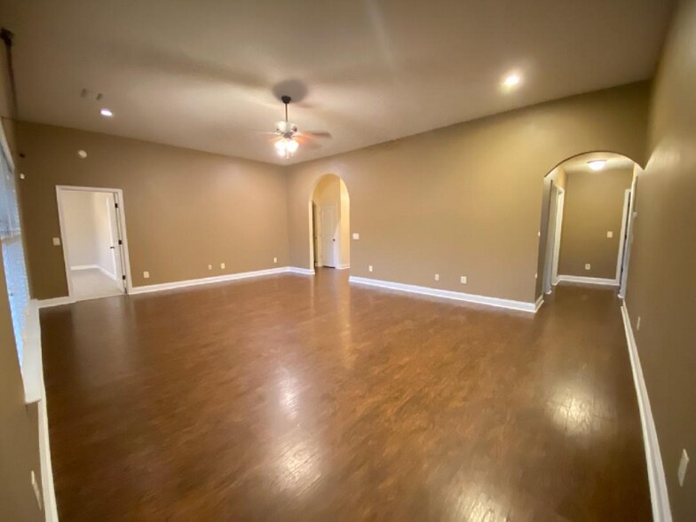 Building Photo - 215 CR - 2170
