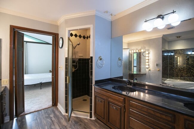 Building Photo - Retro Paradise with Inground Pool for Leas...