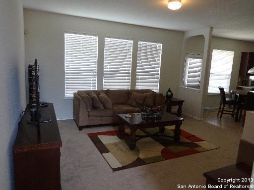 Building Photo - Spacious 3/2.5 in Cibolo