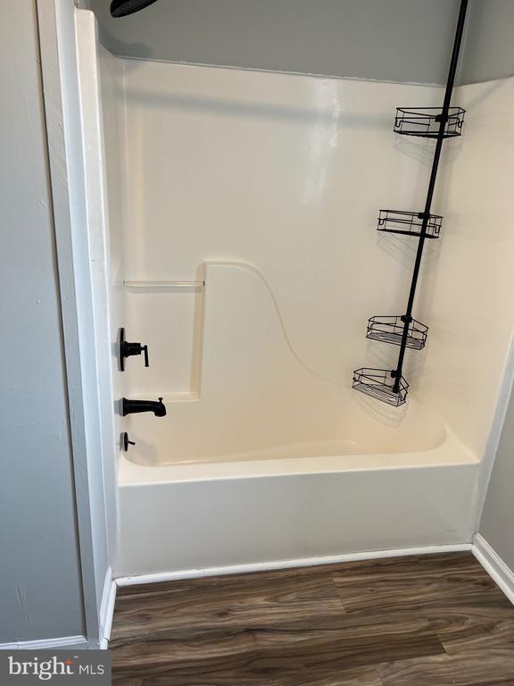 Building Photo - 208 Sunset Dr