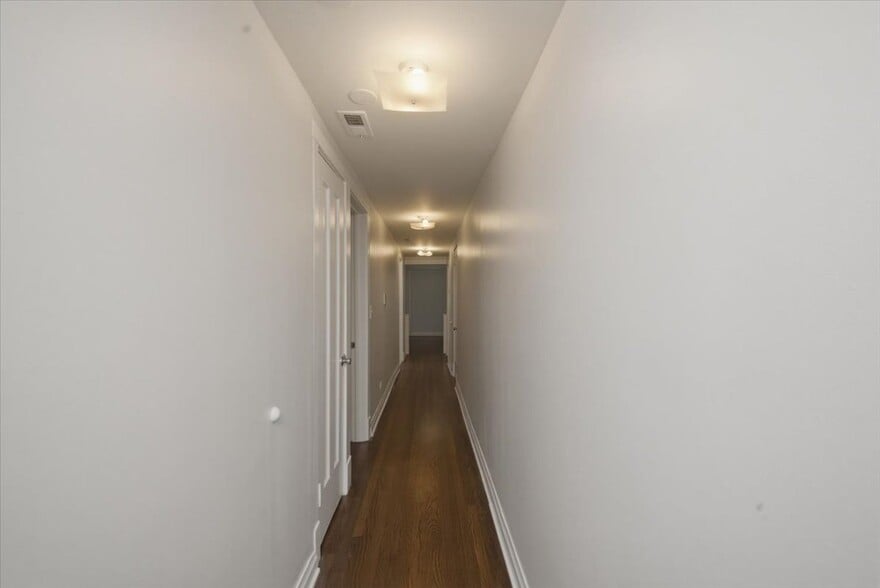 Building Photo - 6541 S Woodlawn Ave