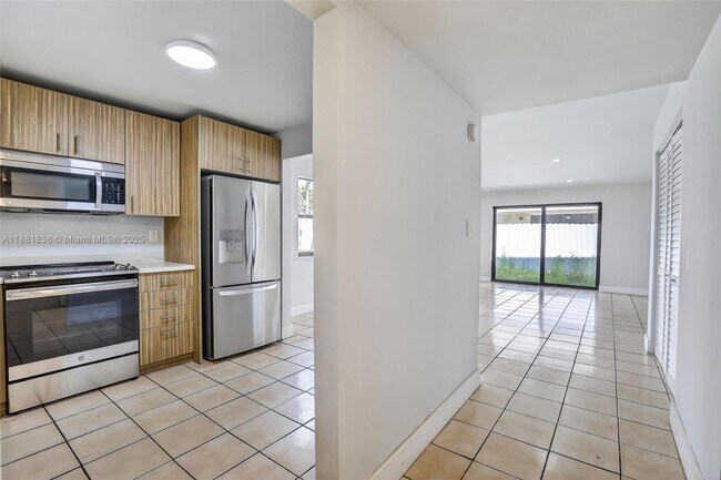 Building Photo - 1721 SW 40th Terrace