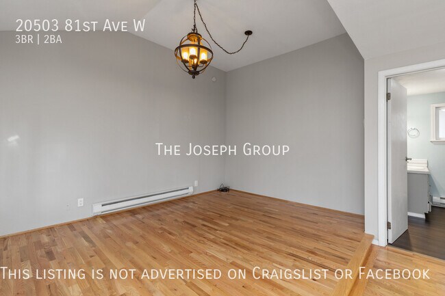 Building Photo - Open and bright 3 bed/1.75 bath in Edmonds!