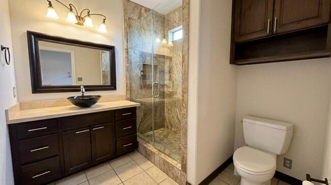 Building Photo - 2445 Monarch Dr