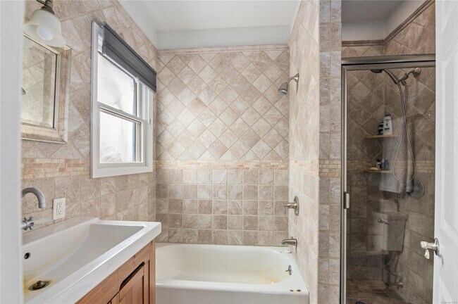Building Photo - 22 Bungalow
