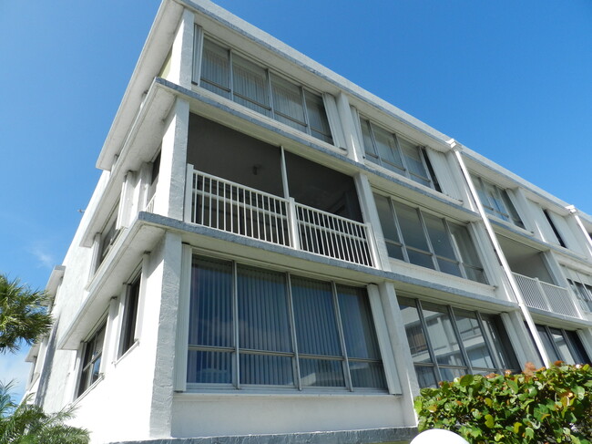 Corner unit - 10230 Collins Ave