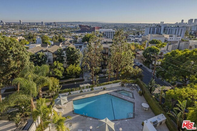 Building Photo - 8787 Shoreham Dr