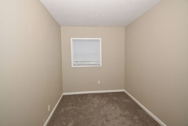 Building Photo - Central Mishawaka- close to Parks and Down...