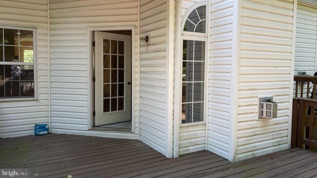 Building Photo - 6125 White Marble Ct