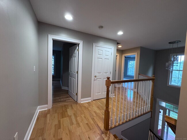 Building Photo - 8 Ellsworth Pl