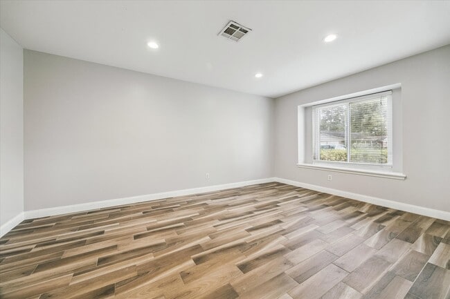 Building Photo - 10522 Barwood Dr
