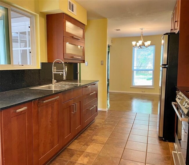 Building Photo - 1721 Timber Ridge Dr