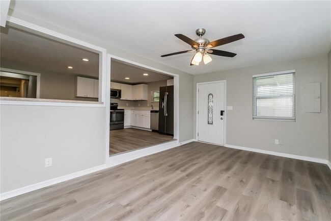 Building Photo - 1909 Glen Echo Ln