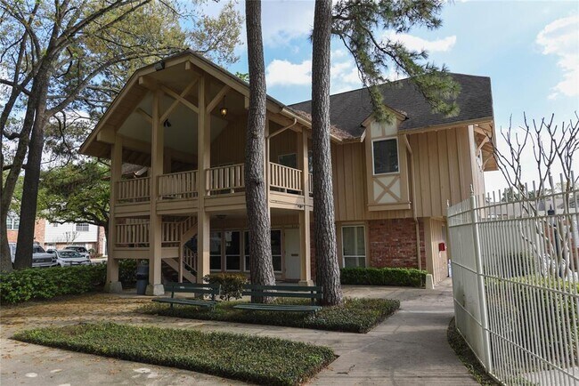 Building Photo - 471 Bendwood Dr