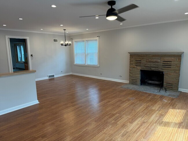 Building Photo - 1705 S Crescent Ave