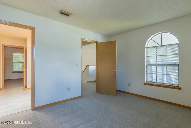 Building Photo - 3619 Bridgewood Dr
