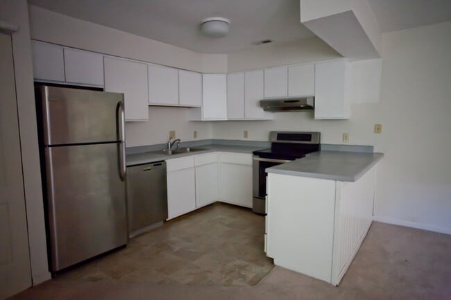 Building Photo - Modern 2BR Condo in Finley Forest | Pool, Tennis & Prime UNC Access