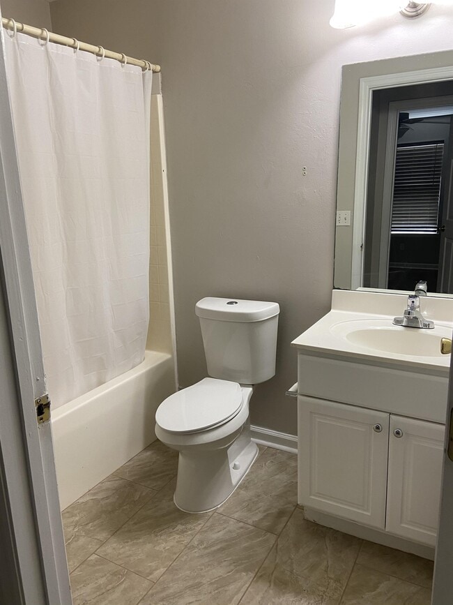 Building Photo - 59 Concord Rd