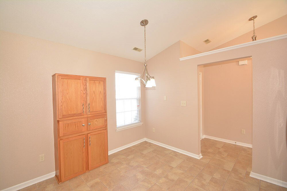 Building Photo - 285 Pennwood Ln