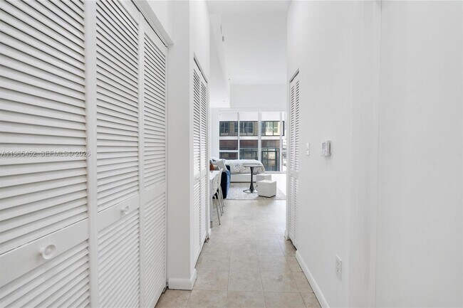 Building Photo - 253 NE 2nd St