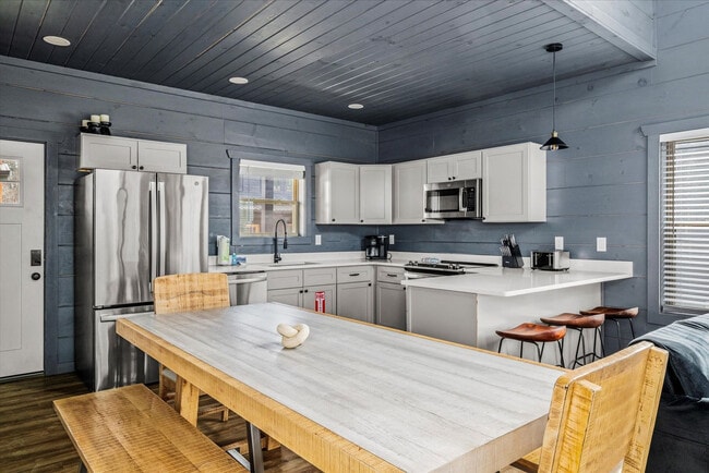 Building Photo - 528 Warbonnet Wy