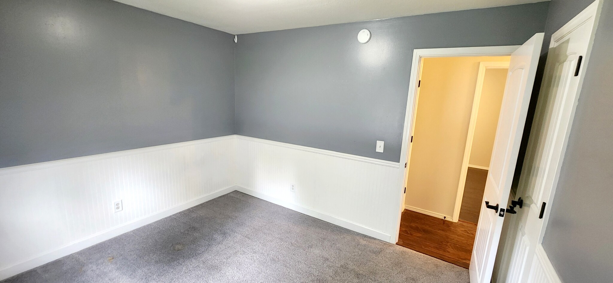 Bed 2 - 310 S Basswood Ave