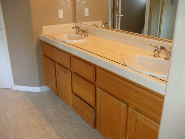 Building Photo - 4948 Forest Creek Way