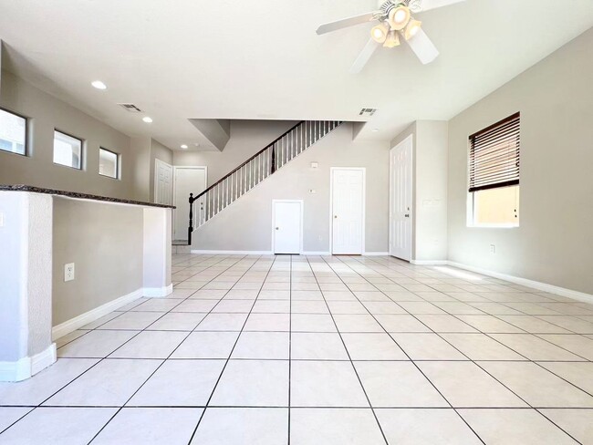 Building Photo - Beautiful single family Home in the SW Gated Community