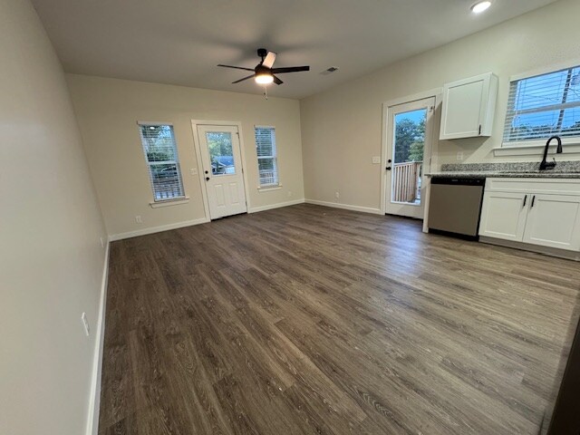 Building Photo - 4327 Cronan Dr