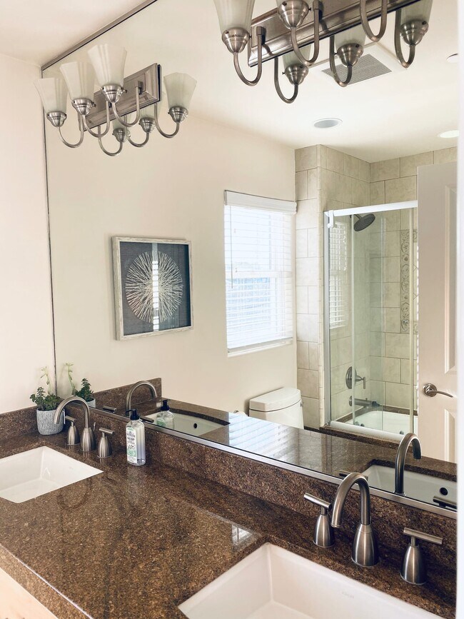 Building Photo - 3005 Strongs Dr