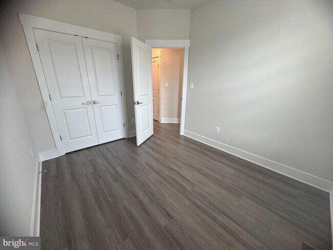 Building Photo - 203 Pomegranate Ln