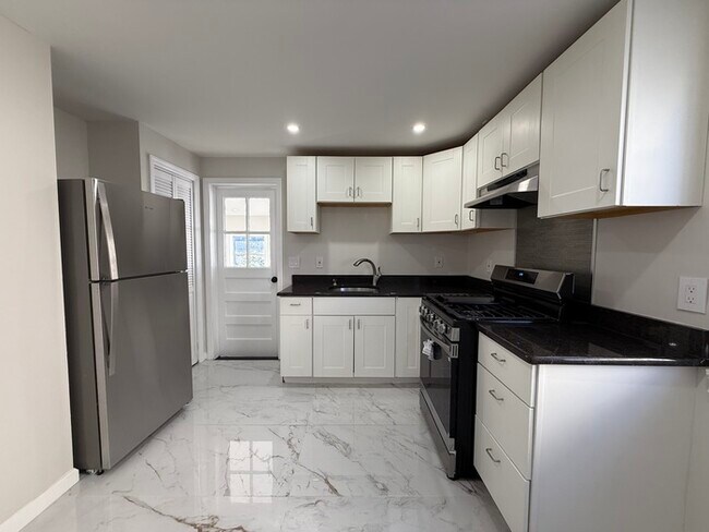 Building Photo - 520 Purce St