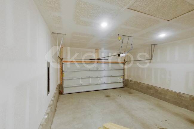 Building Photo - 4629 Malay Cir