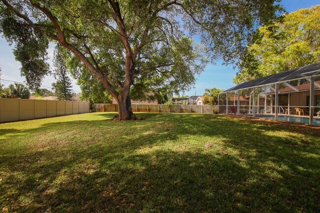 Building Photo - Englewood Annual Pool Home for Rent