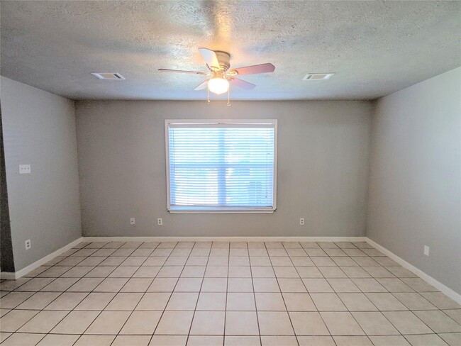 Building Photo - 5343 Cherie Crest Ct