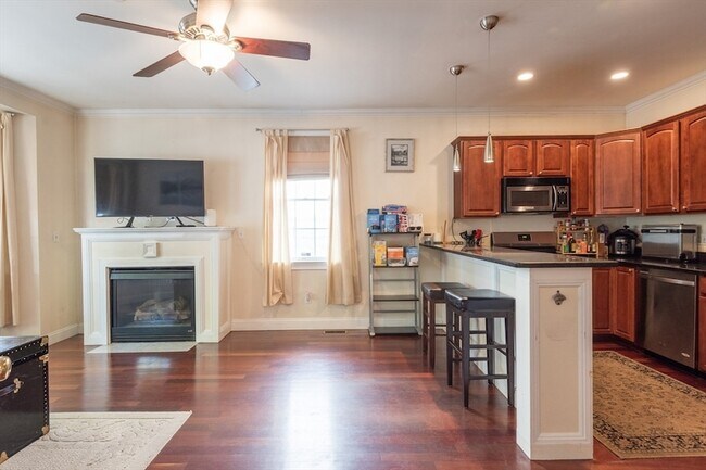 Building Photo - 34-36 H Street Unit 1L