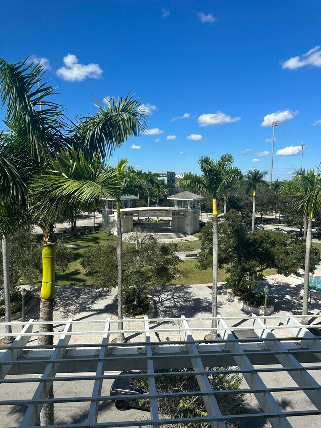 Building Photo - 1200 Town Center Dr