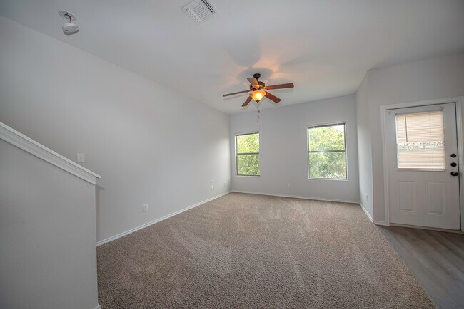 Building Photo - 7202 Colina Way