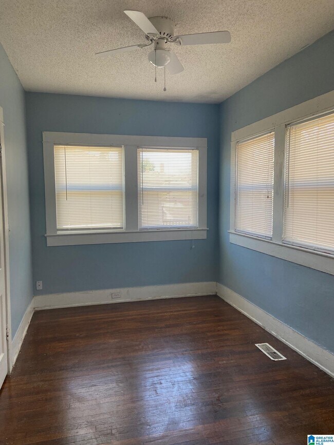 Building Photo - 1146 14th Ave S