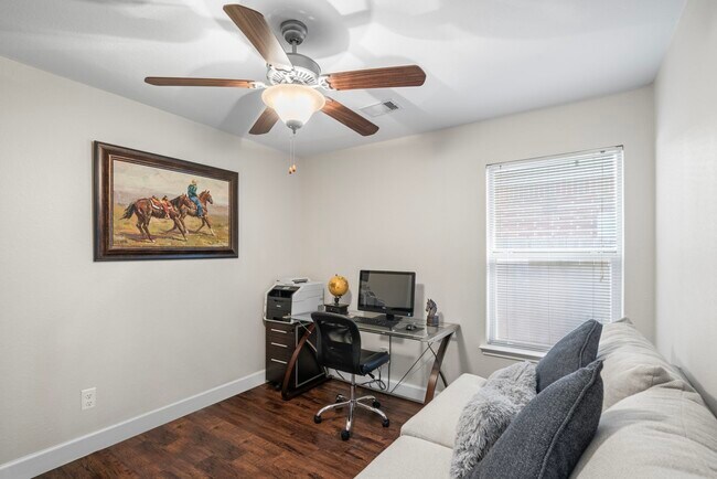 Building Photo - 25803 Orchard Knoll Ln